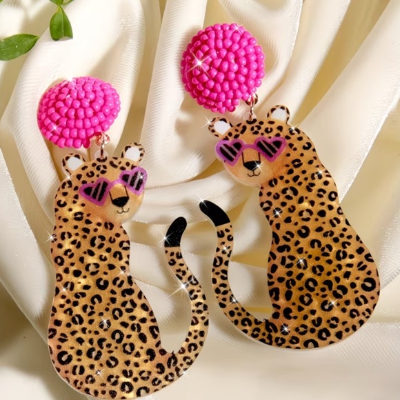 Headband_ Accessories - Fun Leopard Earrings with Pink Beaded Posts